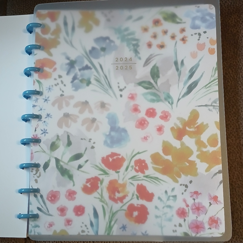 The Happy Planner classic sized 12 month planner Fresh Kitchen Flowers - Picture 2 of 16